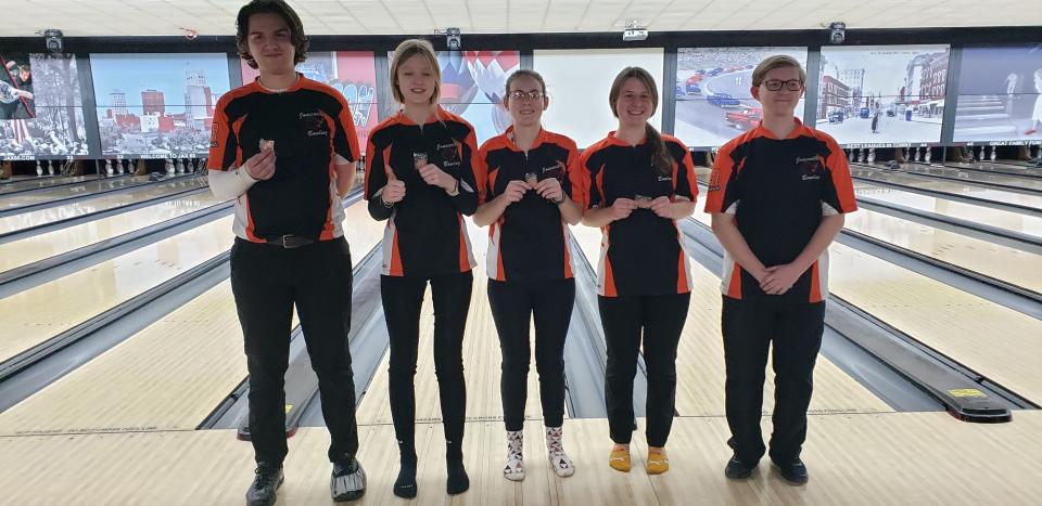 Comets (from left to right) Adam Martinez, MiKayla DeBoe, Abby Gutowski, Bella Maddox and Andrew Sackett qualified for the individual state bowling finals in 2023.