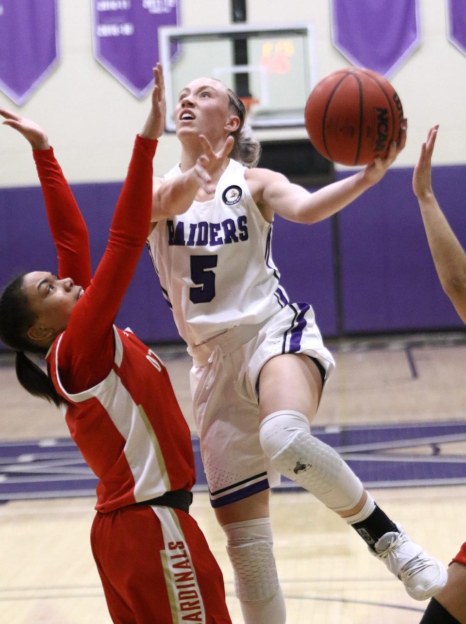 Mount Union's Emma Cannon (right) shares the team lead in scoring at 10.3 points a game.