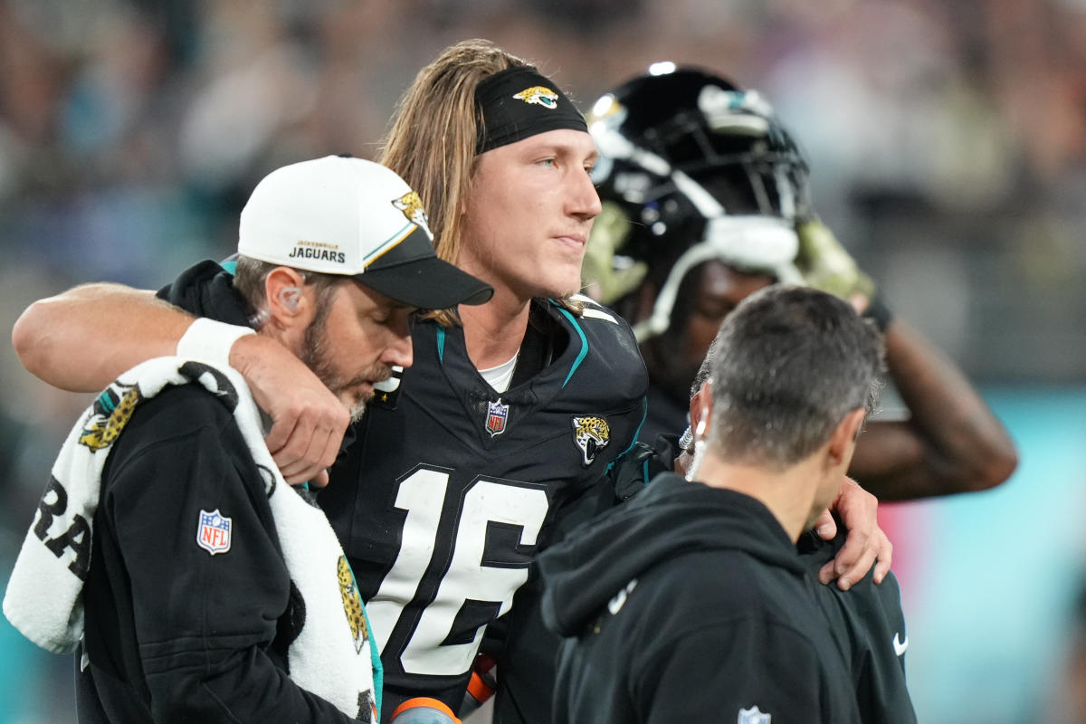 Jaguars reportedly preparing for QB Trevor Lawrence to start, but still a game-time decision