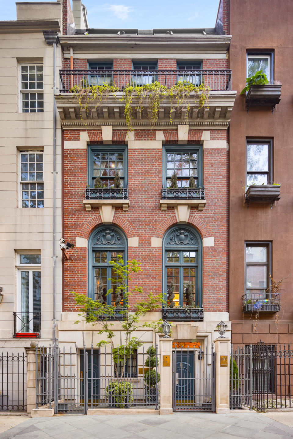 Manhattan Townhouse - Real Estate Listing - East 64th Street - Douglas Elliman - Agent McKenzie Ryan