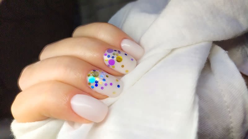 <p>Let's raise a glass to these New Year's-ready nails festooned with tiny bubbles that could have been captured straight from a champagne bottle.</p><p><a class="link " href="https://www.amazon.com/Packs-Matte-Short-Acrylic-Artificial/dp/B094GTFY3D/ref=sr_1_3?tag=syn-yahoo-20&ascsubtag=%5Bartid%7C10050.g.34839847%5Bsrc%7Cyahoo-us" rel="nofollow noopener" target="_blank" data-ylk="slk:SHOP FALSE NAILS">SHOP FALSE NAILS</a></p>