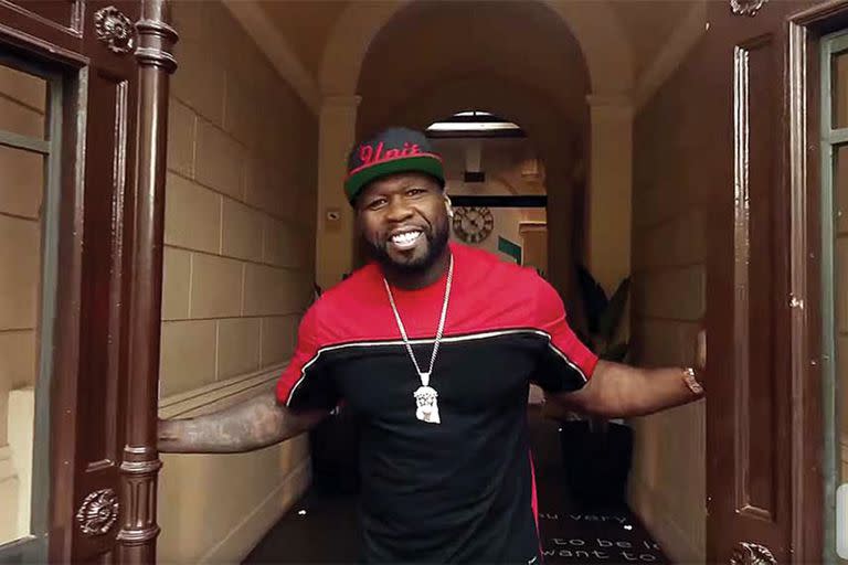 El rapero 50 Cent mostró su mansión en MTV Cribs, un programa muy cuestionado por la ostentación de la riqueza