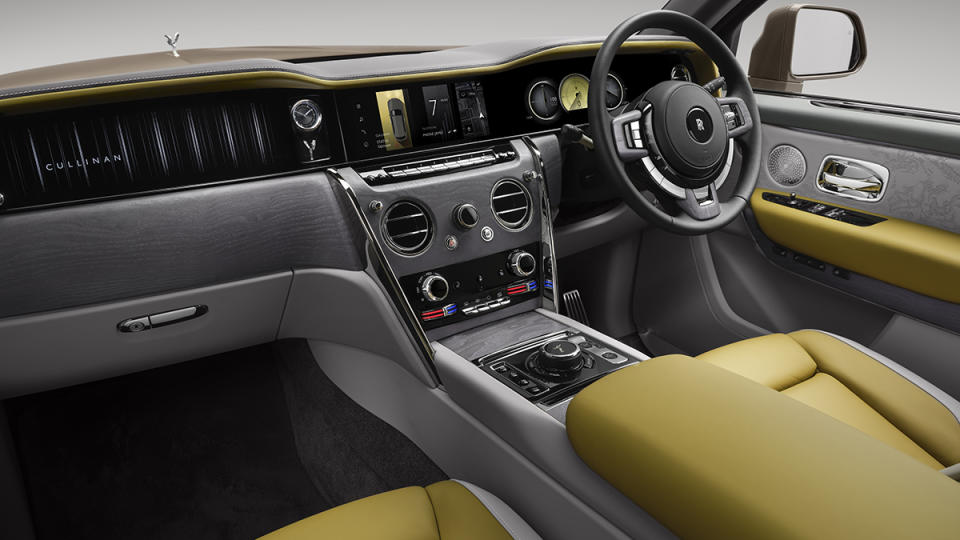 Inside the 2025 Rolls-Royce Cullinan Series II