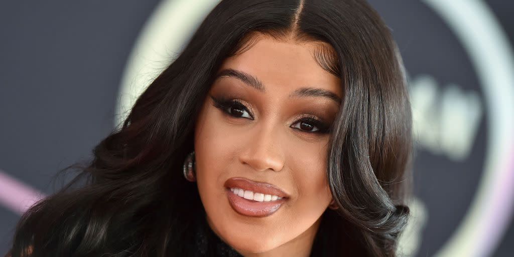 2021 american music awards red carpet rollout with host cardi b