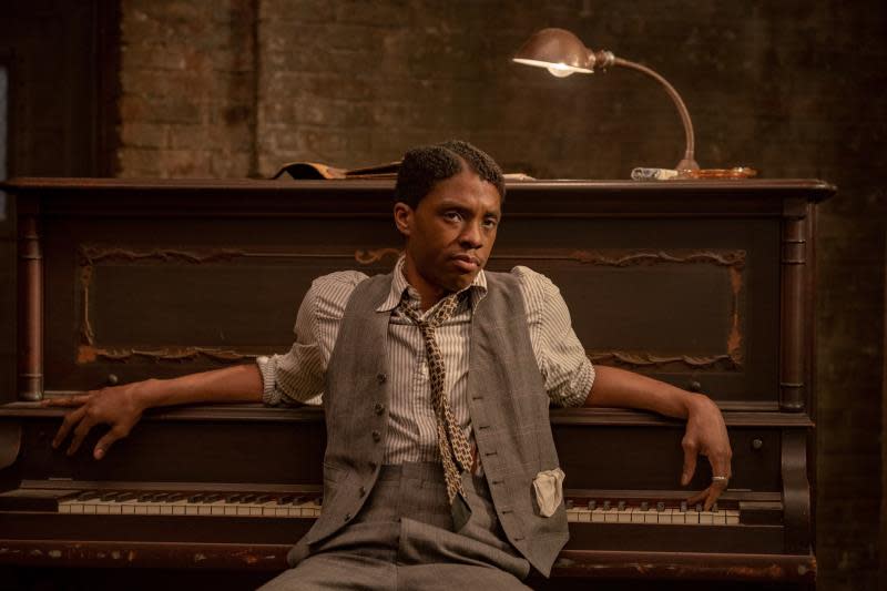 El trabajo de Chadwick Boseman en la película de Netflix "<em>Ma Rainey’s Black Bottom</em>" ha sido sumamente celebrado entre la crítica especializada y la balanza en el Óscar se ha inclinado más hacia él tras su repentina muerte en agosto del 2020. (Netflix)