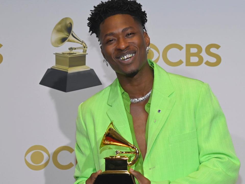 Lucky Daye at the 2022 Grammys.