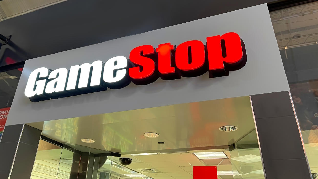  GameStop store 