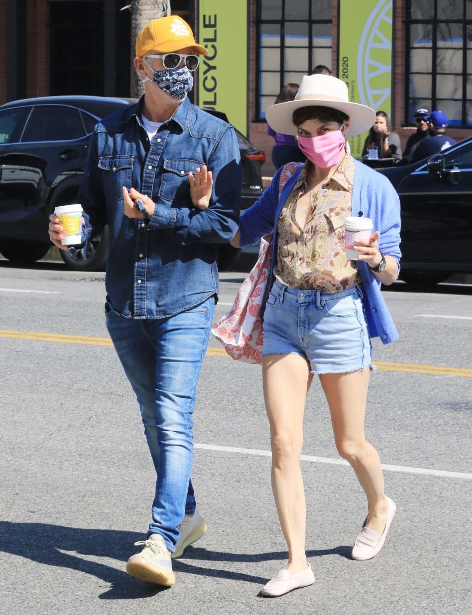 <p>Selma Blair and boyfriend Ron Carlson wear spring pastels and denim on their coffee run on Saturday in L.A.</p>