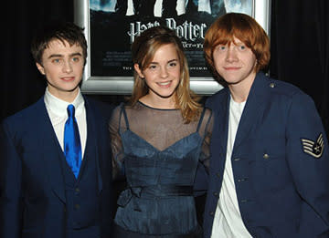 Premiere: Daniel Radcliffe, Emma Watson and Rupert Grint at the NY premiere of Warner Bros. Pictures' Harry Potter and the Goblet of Fire - 11/12/2005 Photo: Dimitrios Kambouris, Wireimage.com