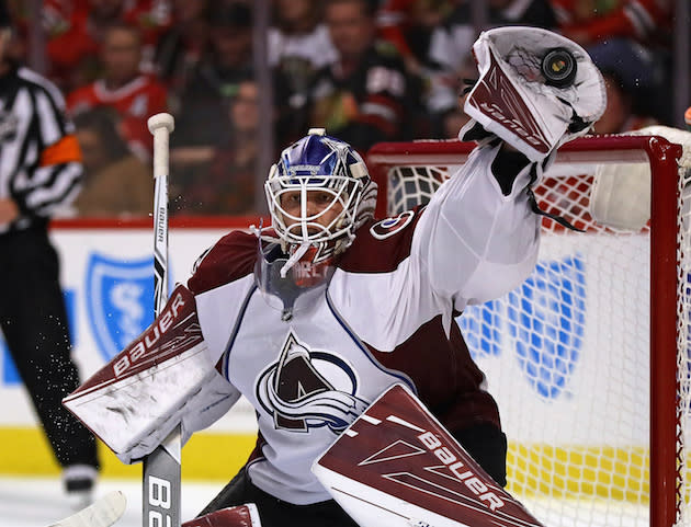 CHICAGO, IL – NOVEMBER 03: Semyon Varlamov #1 of the Colorado Avalanche makes a glove save against the Chicago Blackhawks at the United Center on November 3, 2016 in Chicago, Illinois. (Photo by Jonathan Daniel/Getty Images)