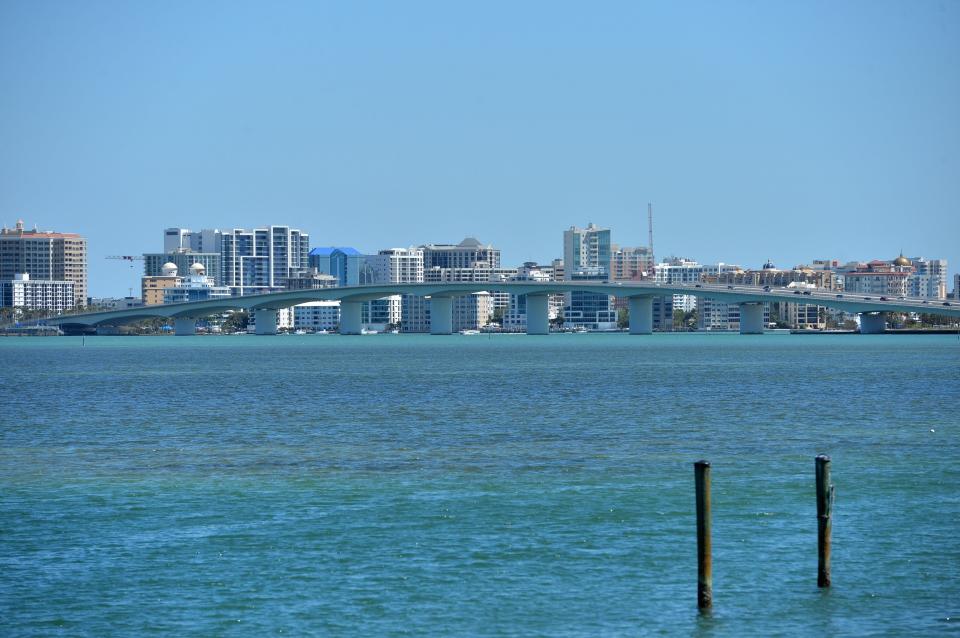 Waterfront homes on N. Washington Dr. have a view of the Sarasota skyline. The neighborhood around the shopping circle on St. Armands Key, known as Ringling Estates, was one of the early “master-planned” communities in Sarasota.