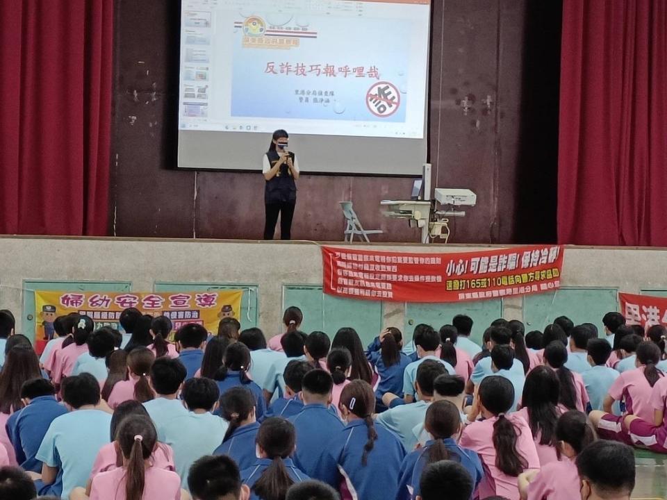 里港分局前進校園宣導反詐騙 使青春少年安心放暑假 圖/分局提供