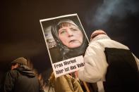 Pegida: Die Patriotischen Europäer gegen die Islamisierung des Abendlandes (kurz Pegida) ist eine als rechtspopulistisch einzuordnende Organisation, die unter dem Vorsitz von Lutz Bachmann für Aufmerksamkeit sorgte. (Bild-Copyright: Arno Burgi/dpa)