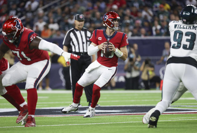 WATCH: Texans' Davis Mills throws touchdown pass to Chris Moore vs