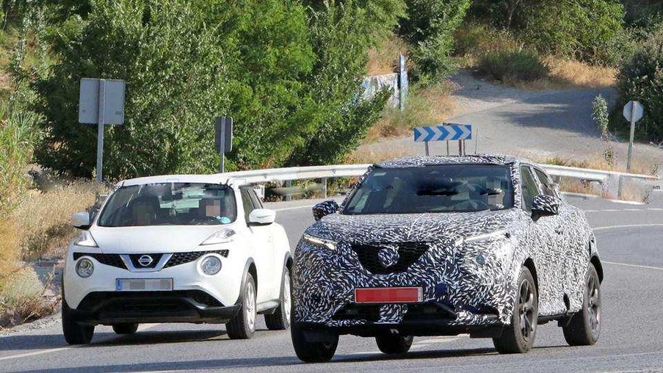 新舊款 Nissan Juke 一同現身，在網路上創造不少話題。