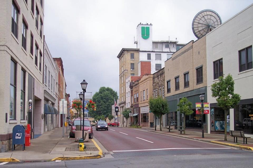 48. Beckley, West Virginia. Percentage without health insurance: 14.3%. Percentage that is food-insecure: 8.4% > Obesity rate: 32.4%. 2014 unemployment rate: 7.5%.