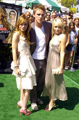 Mary-Kate Olsen , Riley Smith and Ashley Olsen at the world premiere of Warner Brothers' New York Minute