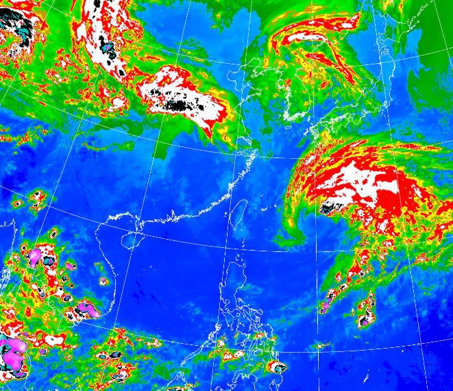 明日台灣東半部地區及大台北山區有局部短暫雨，北部地區亦有零星短暫雨。（圖／翻攝自中央氣象局）