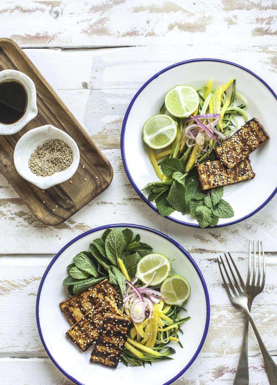 Grilled tofu with mango salad