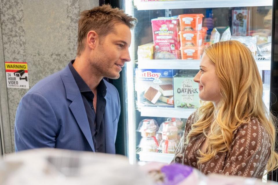 THIS IS US -- “The Night Before the Wedding” Episode 614 -- Pictured: (l-r) Justin Hartley as Kevin, Alexandra Breckinridge as Sophie -- (Photo by: Ron Batzdorff/NBC)