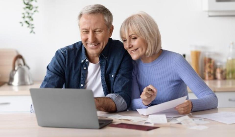 Prima de Navidad para pensionados en Colombia. Foto: tomada de Freepik