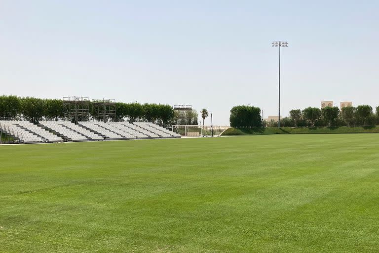 "Qatar 2022"
Dos canchas, 85 camas y un estadio para 10 mil personas: así es el predio de la Universidad de Qatar en el que vivirá la selección durante el Mundial.