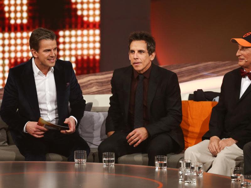 Markus Lanz (l-r), Ben Stiller und Otto Waalkes auf der Couch. Foto: David Ebener