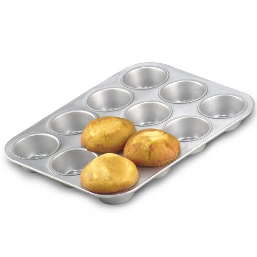 Chicago Metallic Commercial II 12-Cup Muffin Tin