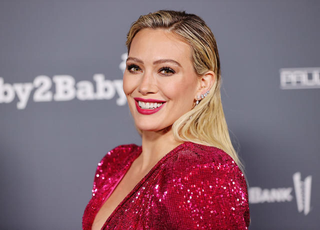 EXPOSED: Hilary Duff BOOBS POP OUT - Lifestyle Video News