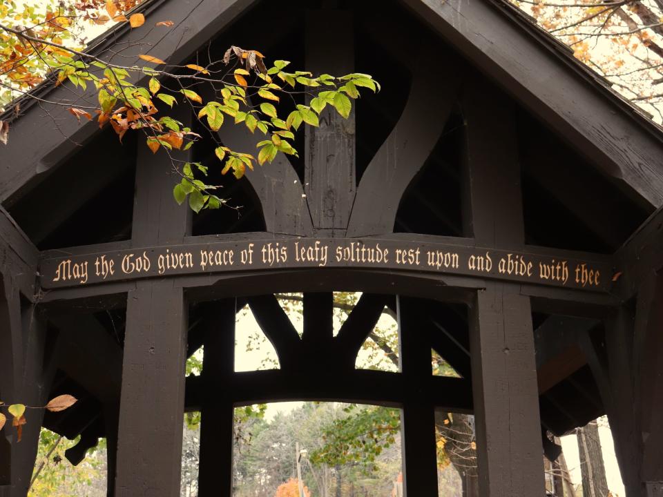 An inscription at the end of Seven Bridges Trail.