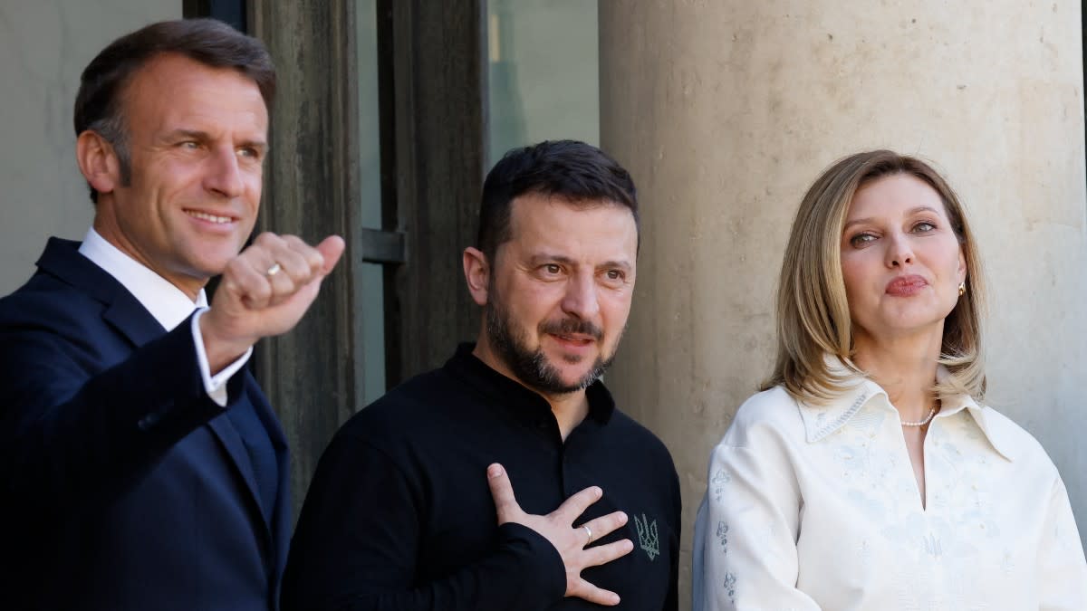 Le président français Emmanuel Macron accueille son homologue ukrainien Volodymyr Zelensky et sa femme Olena Zelenska au palais de l'Élysée à Paris, le 7 juin 2024. | Ludovic Marin / AFP