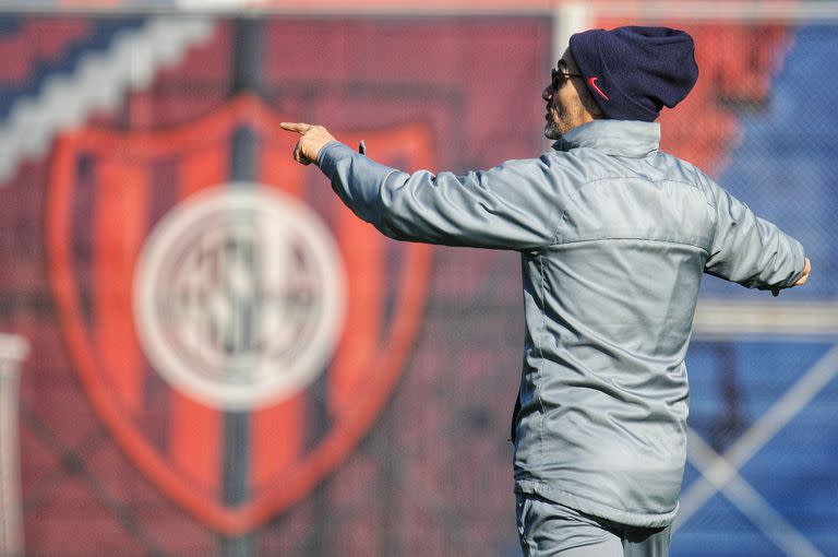 Bajo la dirección de Paolo Montero San Lorenzo es la nada misma en cuanto a juego.