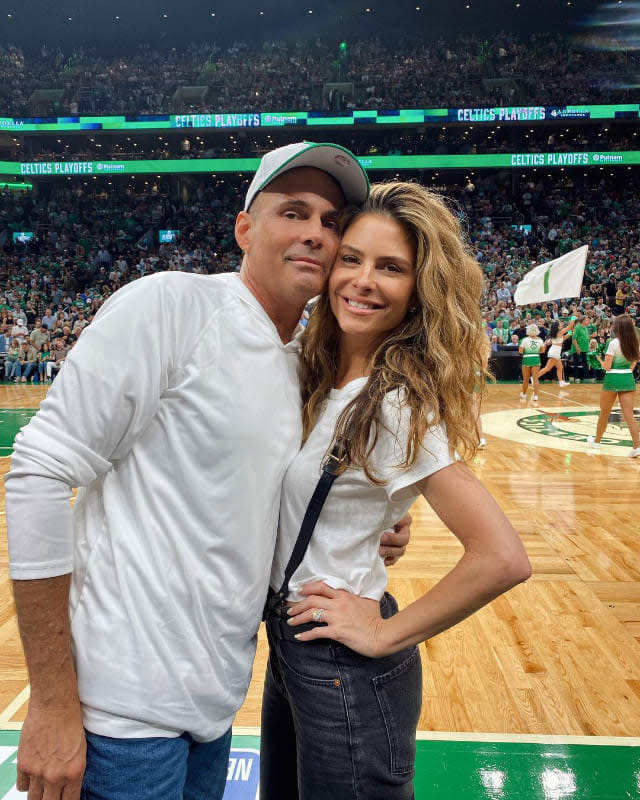 Maria Menounos y Keven Undergaro en un partido