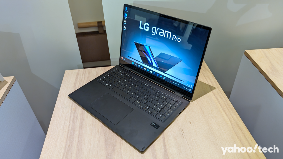 <p>LG gram Pro 2-in-1</p>
