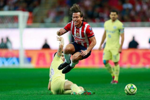 El uruguayo 'Cabecita' Rodríguez decide el triunfo del América que salta al  liderato