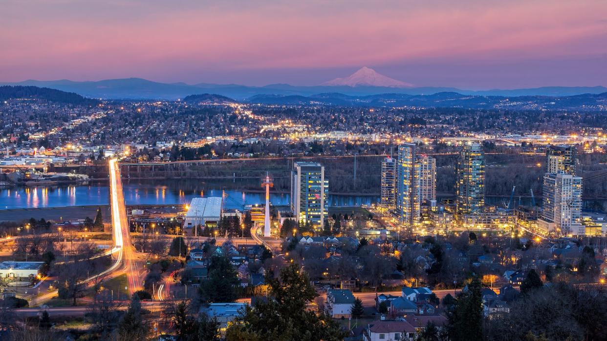 Portland Oregon skyline at dusk