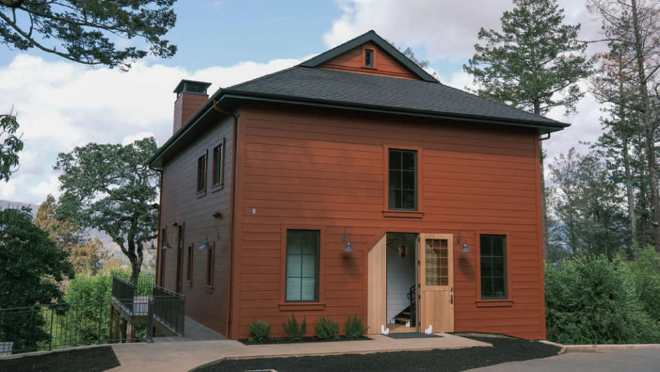 The tasting barn at Theorem Vineyards