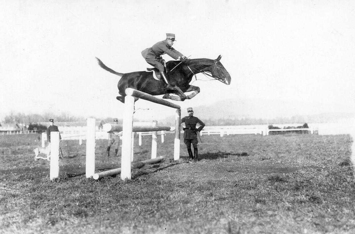 Olympic Games Paris 1924 Alphonse Gemuseus (SUI) riding Lucette, the gold medallist (Split Seconds / Alamy Stock Photo)