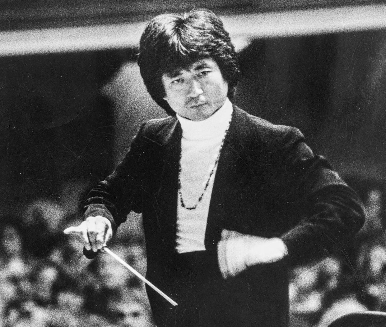 Seiji Ozawa conducts the Boston Symphony Orchestra at Mechanics Hall in 1978.