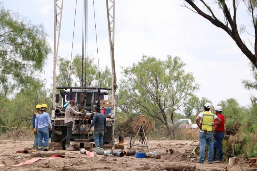 Familias de mineros exigen rescate