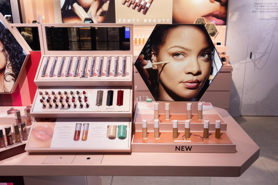 Fenty Beauty香港旗艦店限定登場！Rihanna自家品牌亞洲首間店，美妝迷準備課金話題粉底液、修容捧、Lip Gloss推薦