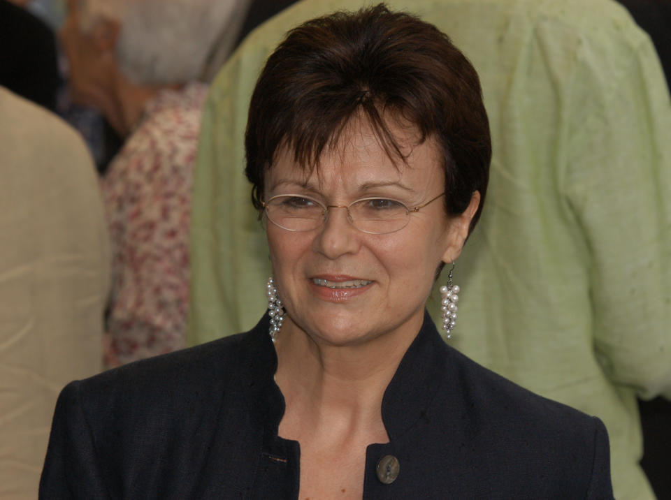 Julie Walters appears at the premiere of the second Harry Potter film, Leicester Square, London, 30 May 2004. (Photo by Phil Dent/Redferns)