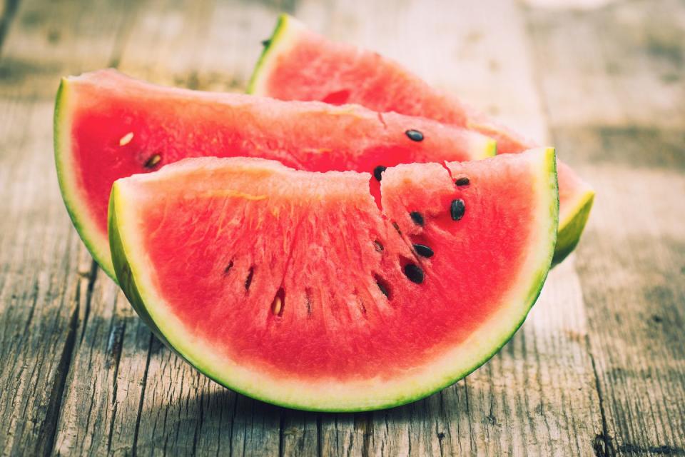 <p><strong><strong><strong><strong><strong><strong><strong><strong><strong><strong><strong>Quantity: </strong></strong></strong></strong></strong></strong></strong></strong></strong></strong></strong>8 oz watermelon</p><p><strong>Per serving:</strong> 42 calories, 0 g protein, 13 g carbs, 0 g fat</p>