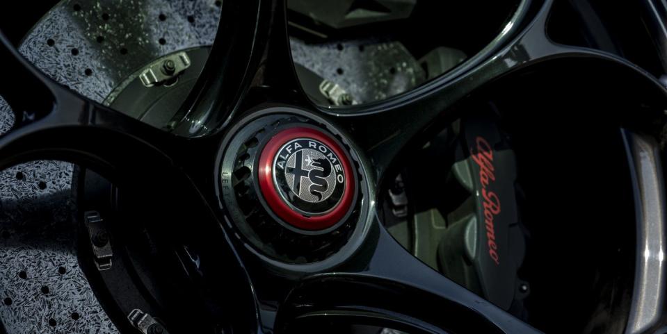 alfa romeo gulia gta wheel closeup