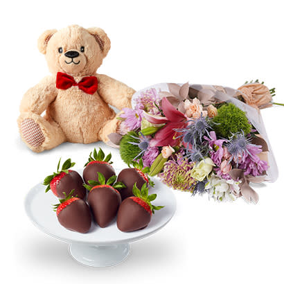 <p><a href="https://go.redirectingat.com?id=74968X1596630&url=https%3A%2F%2Fwww.ediblearrangements.com%2Ffruit-gifts%2Fflowers-chocolate-covered-strawberries-gift-box%3FArrangementGroupID%3D1349%26size%3DOne%2BSize&sref=https%3A%2F%2Fwww.thepioneerwoman.com%2Fholidays-celebrations%2Fgifts%2Fg35217577%2Flast-minute-valentines-day-gifts%2F" rel="nofollow noopener" target="_blank" data-ylk="slk:Shop Now;elm:context_link;itc:0;sec:content-canvas" class="link rapid-noclick-resp">Shop Now</a></p><p>Flowers & Chocolate Covered Strawberries Gift Box</p><p>ediblearrangements.com</p><p>$76.98</p><span class="copyright">Edible Arrangements</span>