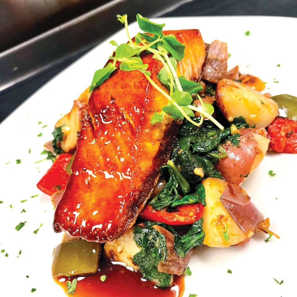 Teriyaki Glazed Salmon with Potato and Vegetable Medley from @midlandbrewhouse, Saddle Brook; photographed by @mlt360nutrition