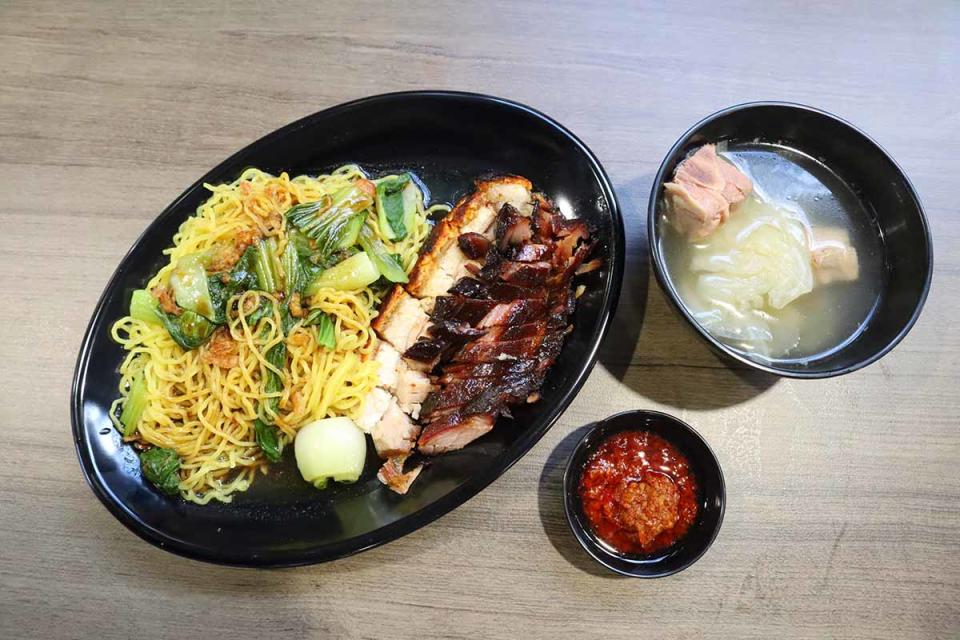 anchorvale village hawker centre guide - roast meat char siew noodles