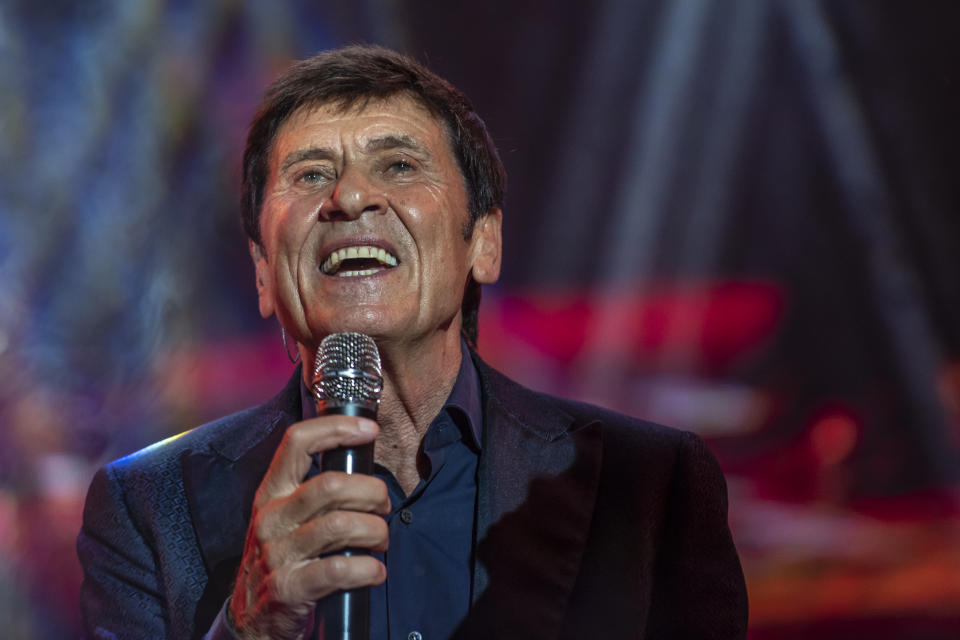 Gianni Morandi dopo le ustioni: quali sono le sue condizioni oggi (Photo by Francesco Prandoni/Redferns)