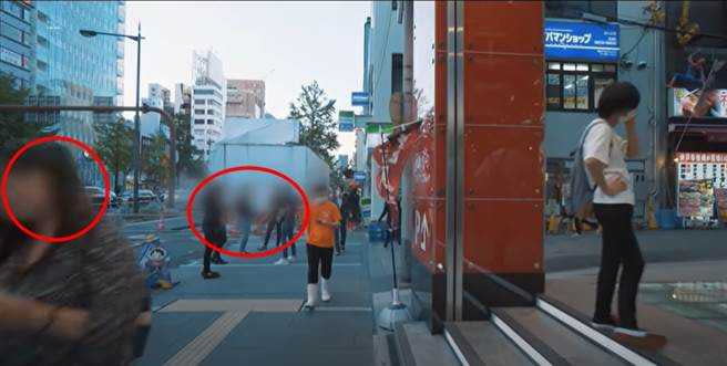 日本很多人走在路上口罩都沒有戴好。（圖／翻攝Youtube@TommyTommy Japan  ）