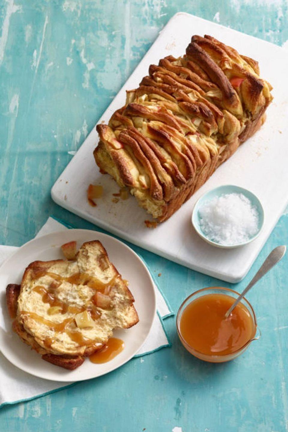 Apple Cinnamon Pull-Apart Bread